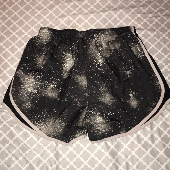 Nike shorts - Picture 2 of 3